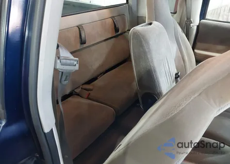 2001 Dodge Dakota Slt/Sport from USA, damaged, VIN 1B7GL22XX1S166978